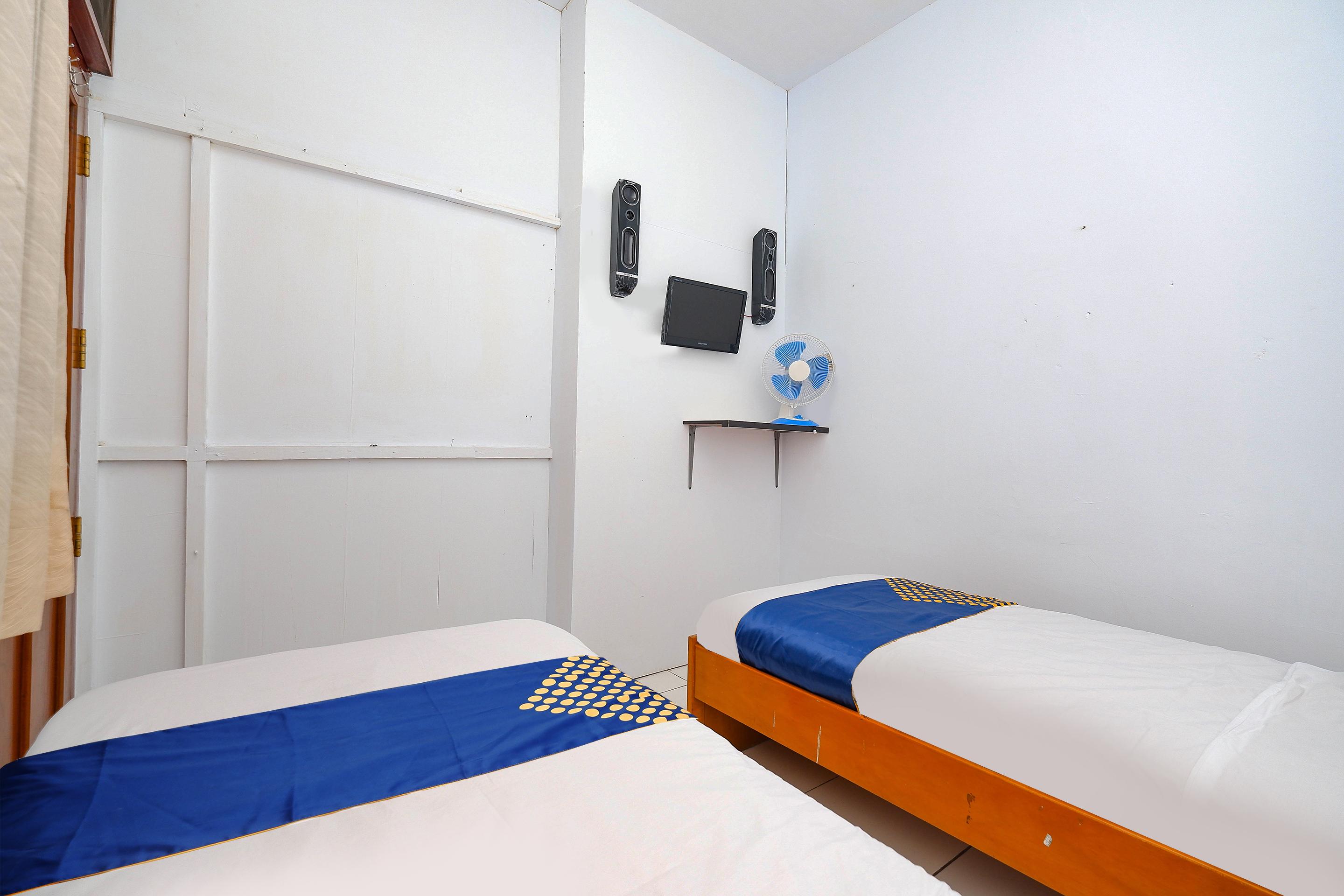 Oyo 2240 Simpang Tujuh Residence Kudus Esterno foto