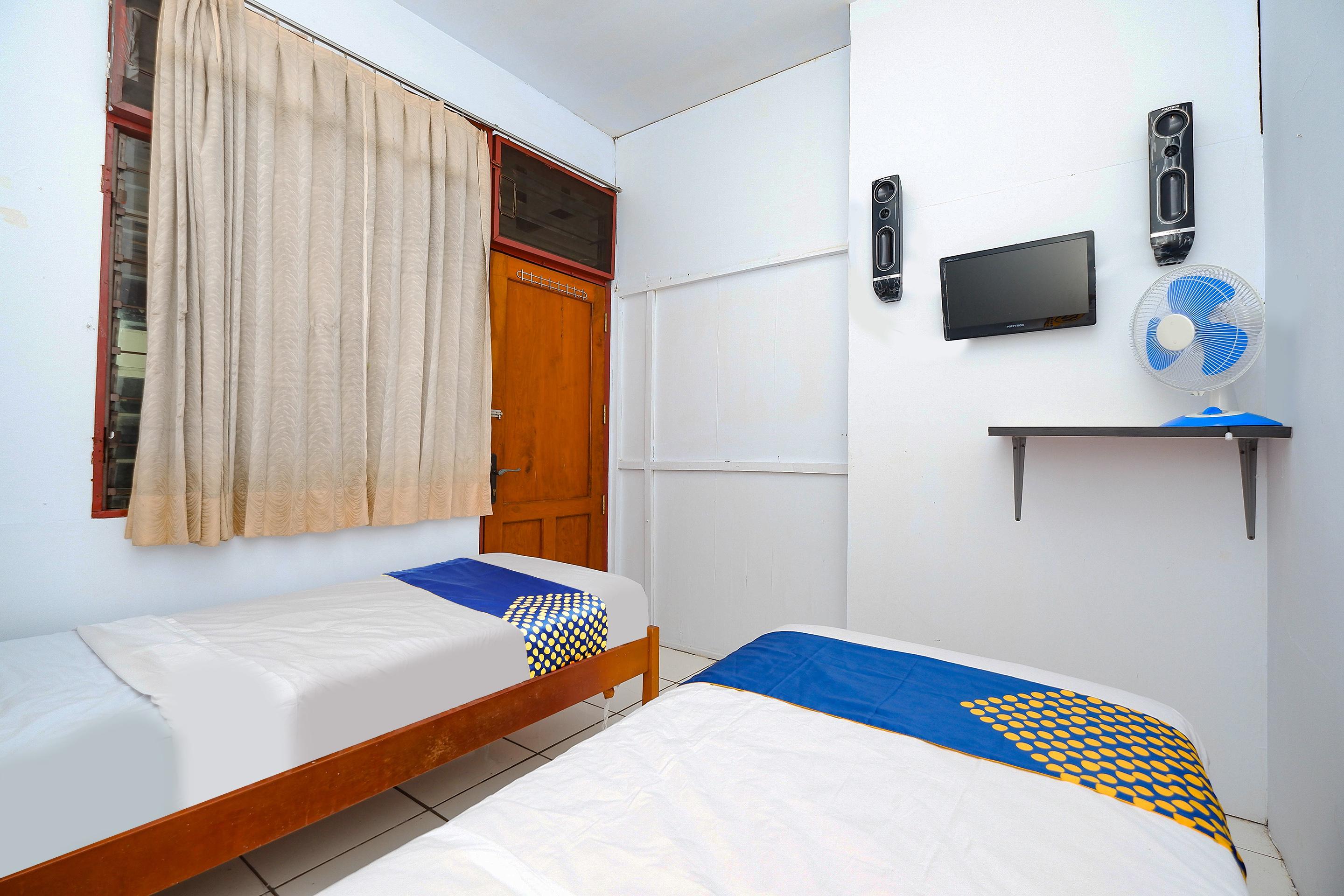 Oyo 2240 Simpang Tujuh Residence Kudus Esterno foto
