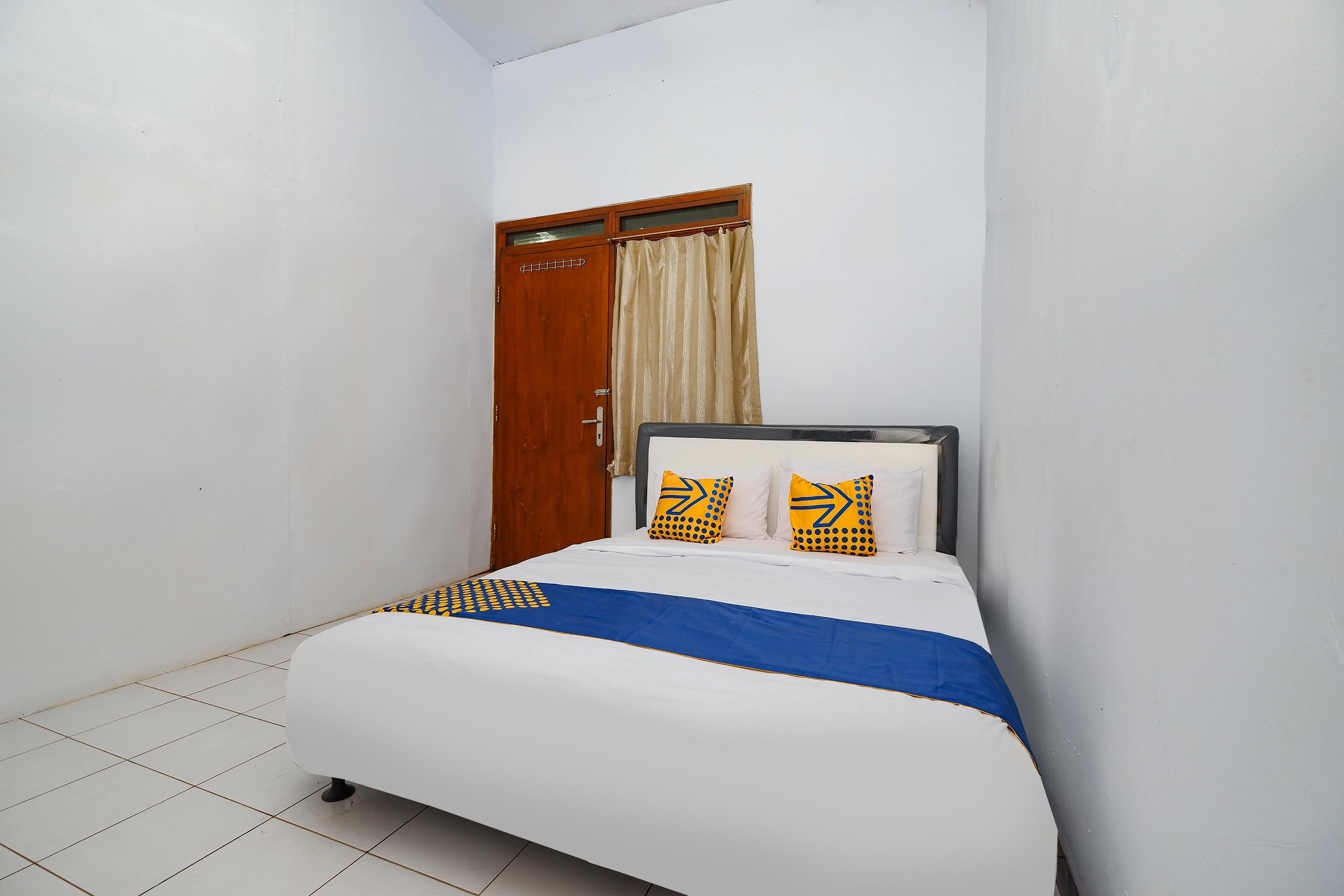 Oyo 2240 Simpang Tujuh Residence Kudus Esterno foto