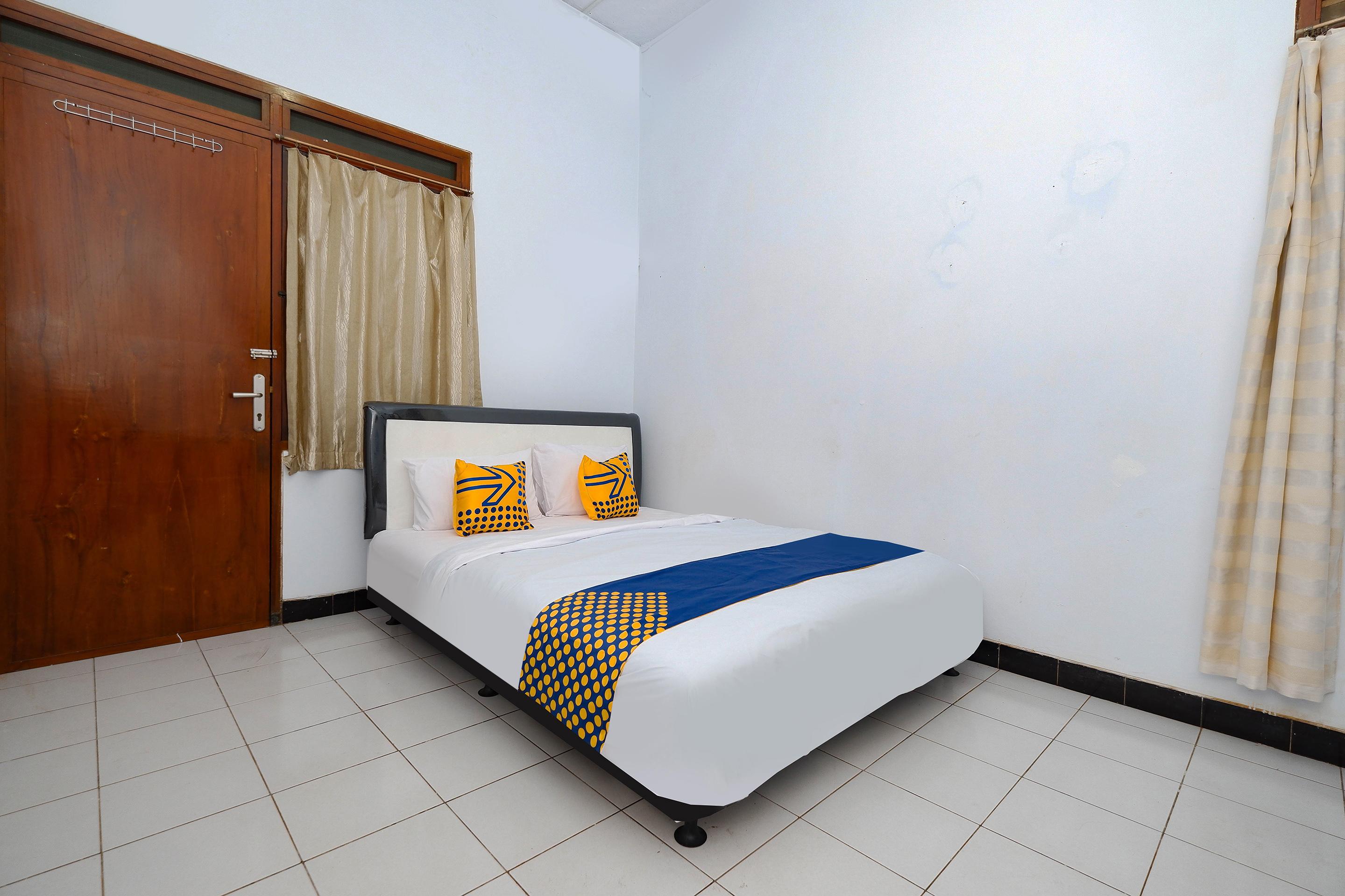 Oyo 2240 Simpang Tujuh Residence Kudus Esterno foto
