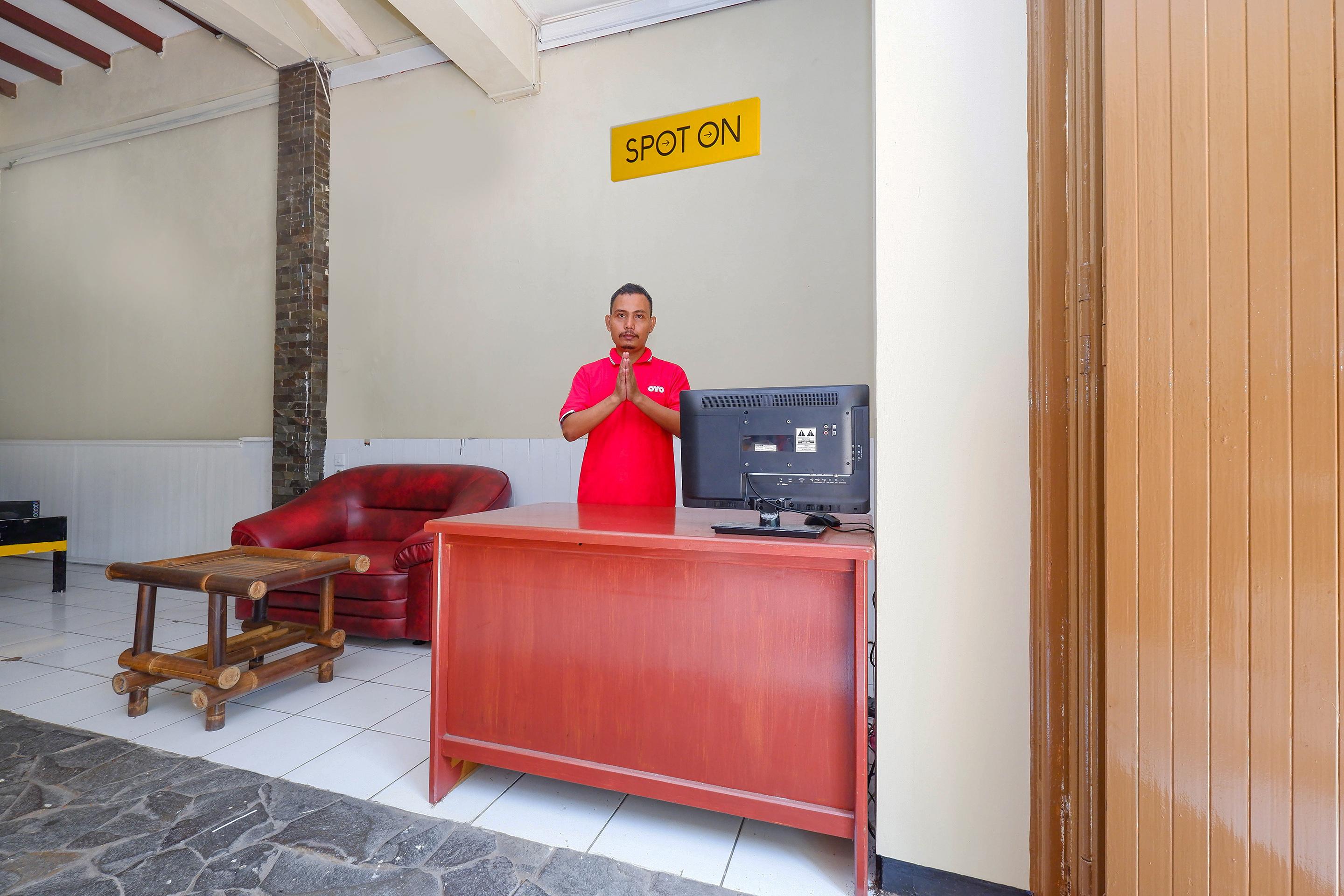Oyo 2240 Simpang Tujuh Residence Kudus Esterno foto