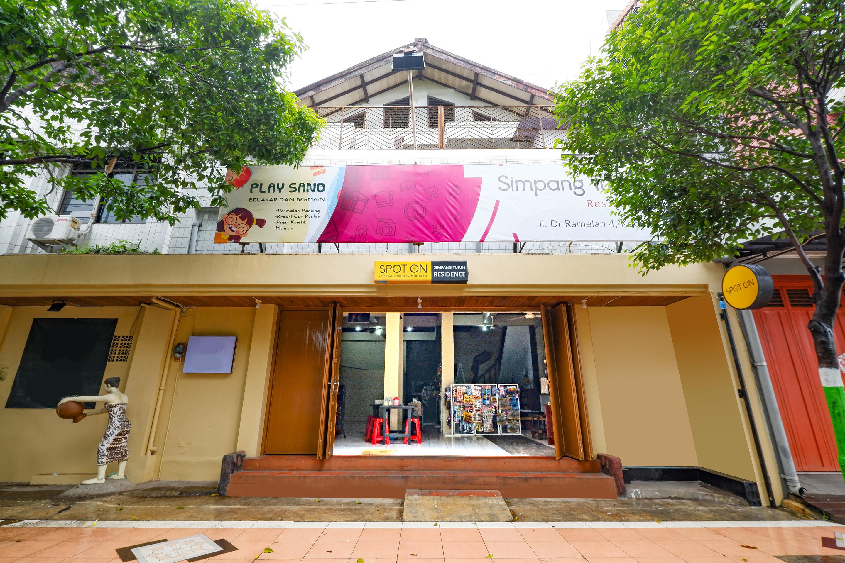 Oyo 2240 Simpang Tujuh Residence Kudus Esterno foto