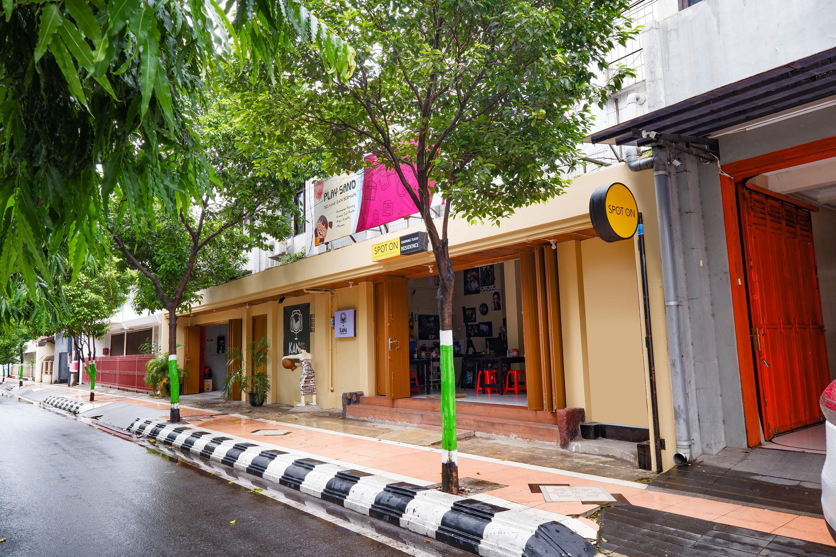 Oyo 2240 Simpang Tujuh Residence Kudus Esterno foto